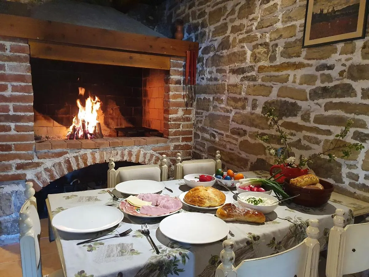 Casa Leonarda, Rustic Istrian Stone House, Nature, Peace And Hilltop Views, Near Motovun Zamask 0*,  Horvátország