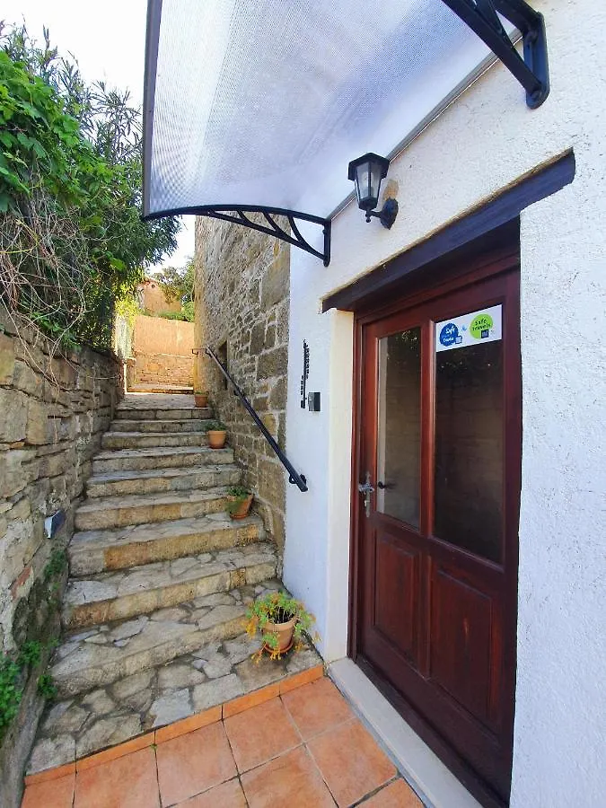 Holiday home Casa Leonarda, Rustic Istrian Stone House, Nature, Peace And Hilltop Views, Near Motovun Zamask Croatia