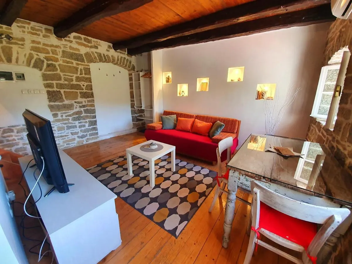 Holiday home Casa Leonarda, Rustic Istrian Stone House, Nature, Peace And Hilltop Views, Near Motovun Zamask