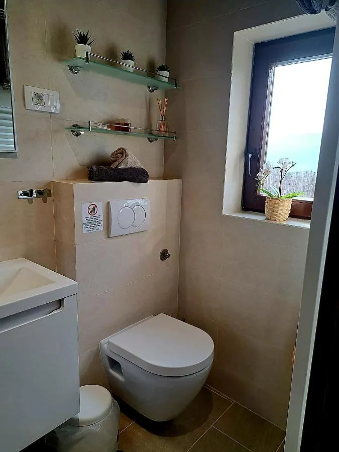 Casa Leonarda, Rustic Istrian Stone House, Nature, Peace And Hilltop Views, Near Motovun Zamask