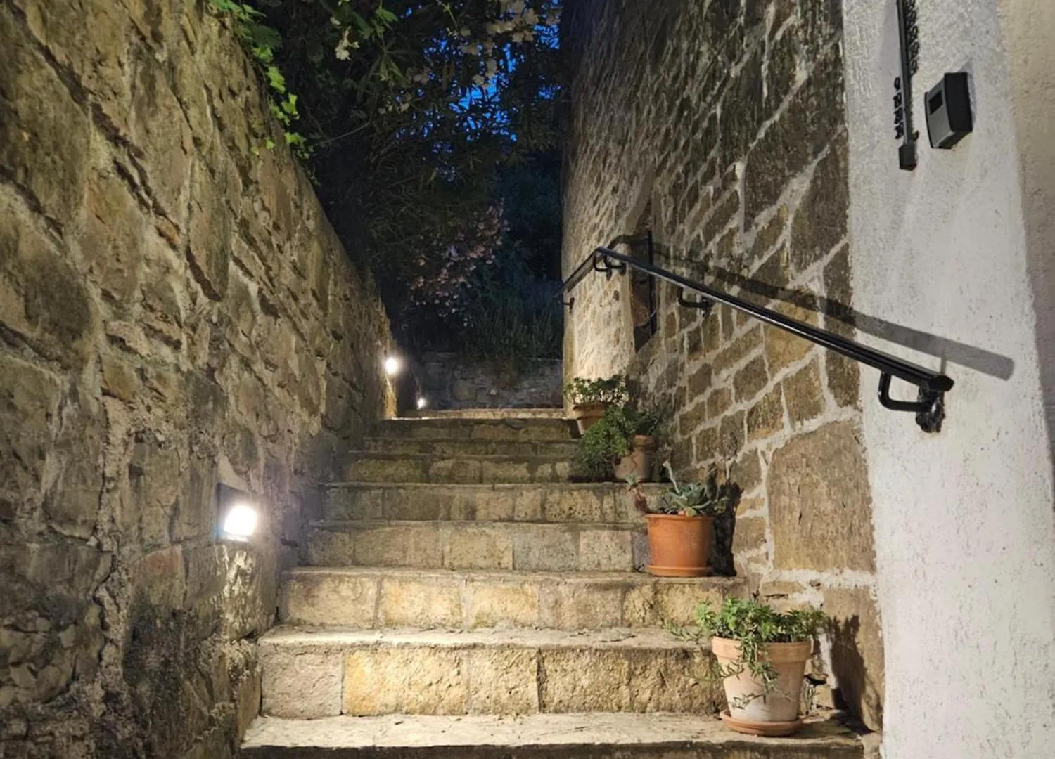 Nyaraló Casa Leonarda, Rustic Istrian Stone House, Nature, Peace And Hilltop Views, Near Motovun Zamask
